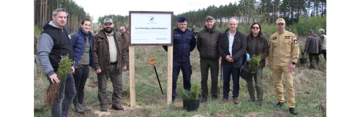 Las pamięci Jana Pawła II w Nadleśnictwie Maskulińskim