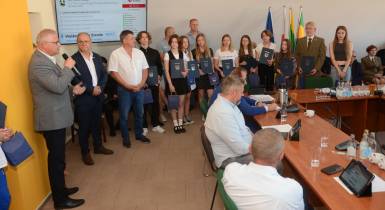 Stypendia sportowe oraz odznaczenia Za Zasługi dla Sportu 